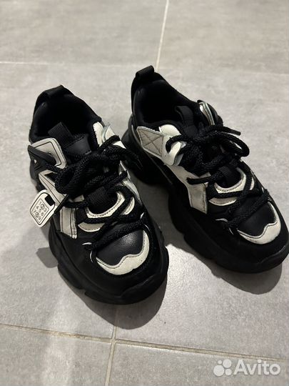 Кроссовки детские