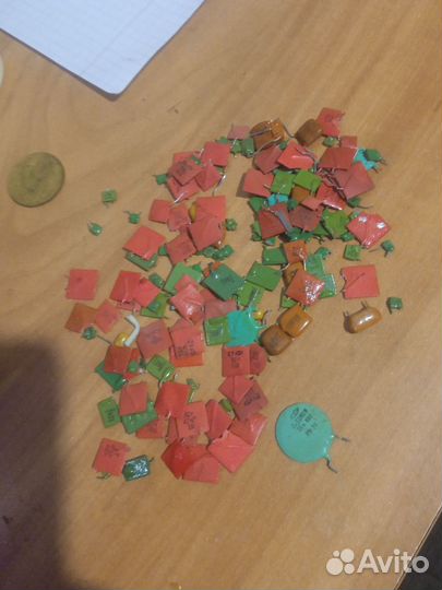 Конденсаторы.км.позолота.радиодетали с золотом