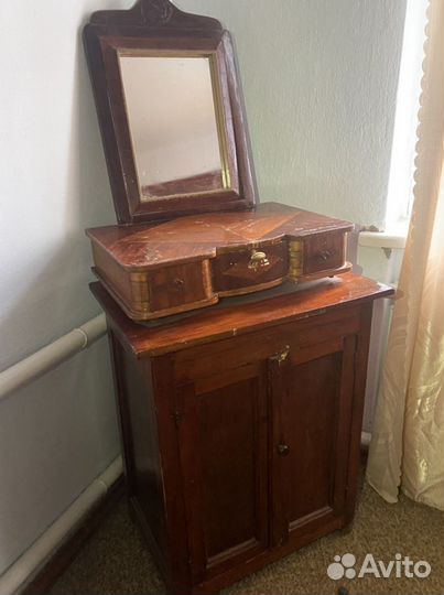 Антикварное трюмо