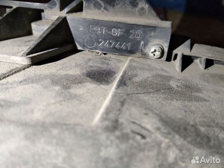 Фара левая Axor