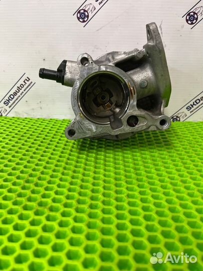 Вакуумный насос Audi A4 B8 1.8 2009