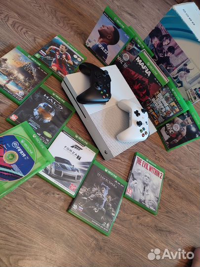 Xbox One S+1000Gb+Game Pass+3Диска+10 игр