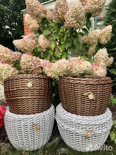 Кашпо из искусственного ротанга