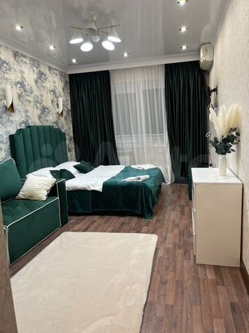 2-к. квартира, 66 м², 1/12 эт.