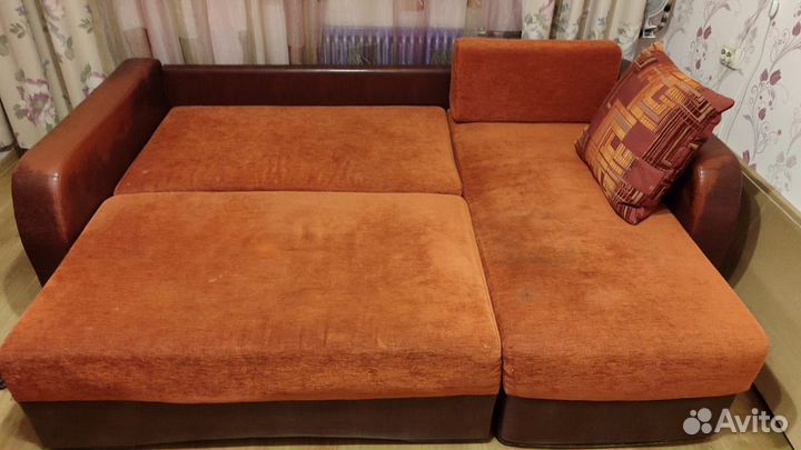 Большой угловой диван раскладной бу