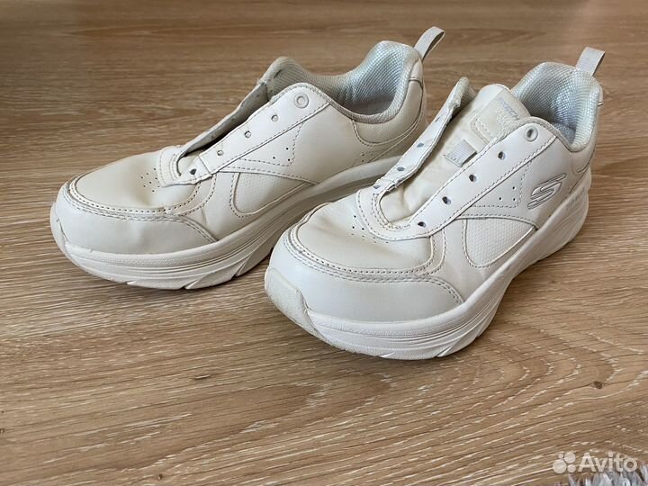 Женские кроссовки