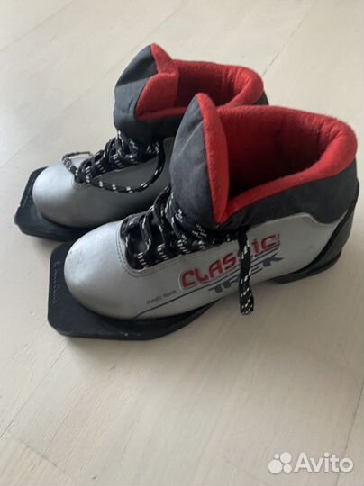 Лыжные ботинки