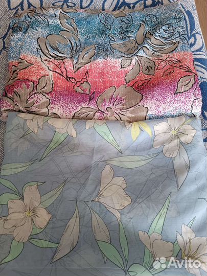 Два отреза ткани. Шифон и тафта