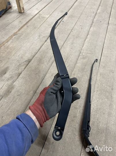 Поводок дворника Mitsubishi Outlander 3