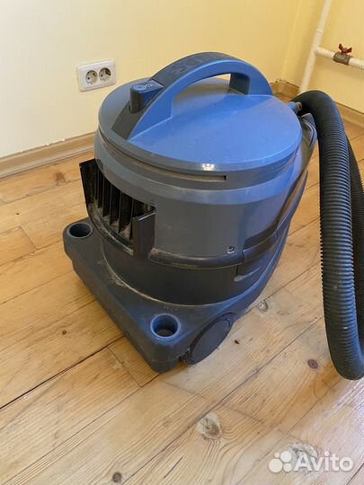 Моющий пылесос Philips