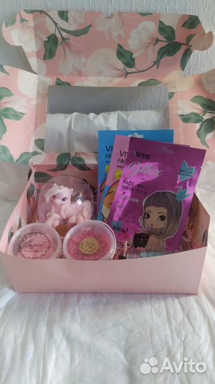 Подарочный бокс набор косметики