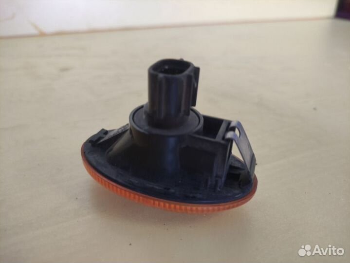 Повторитель поворота на крыло Субару