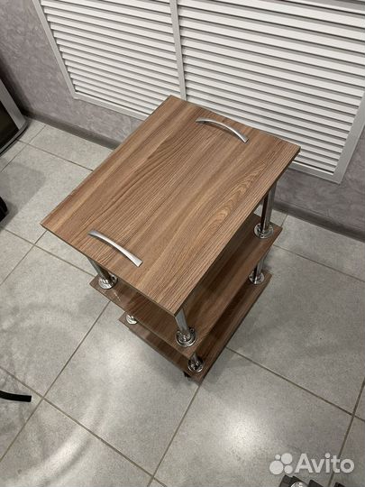 Этажерка косметологическая на колесиках