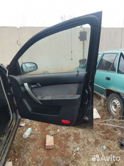 Шевроле Авео дверь хэтчбек