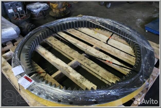 Круг поворота JCB JS 220