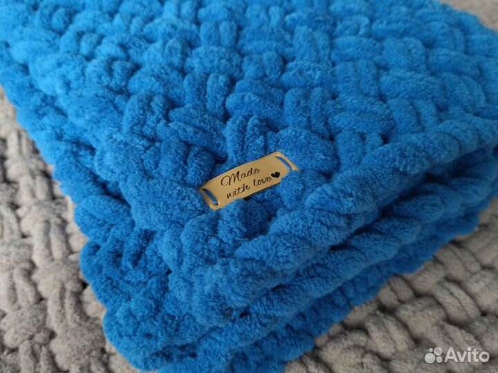 Вязаный мягкий плед ручной работы