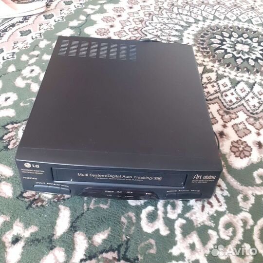 Видеомагнитофон lg