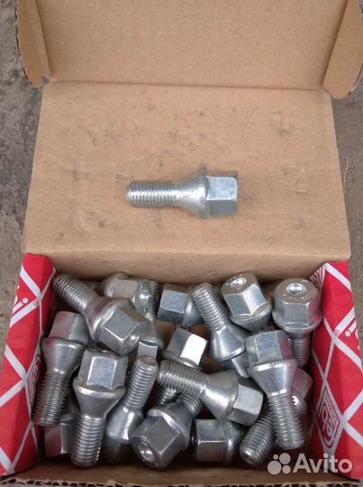 Колесные болты