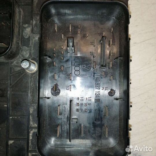 Блок предохранителя Volkswagen Caddy 3