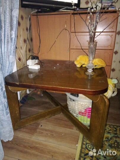 Журнальный столик