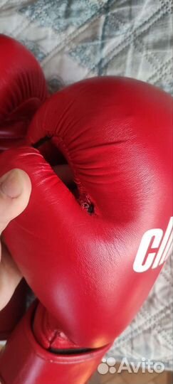 Шлем и перчатки для кикбоксина 10 oz clinch