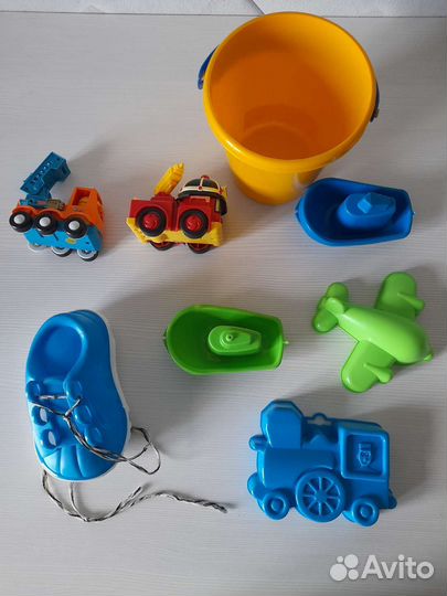 Пакетом игрушки