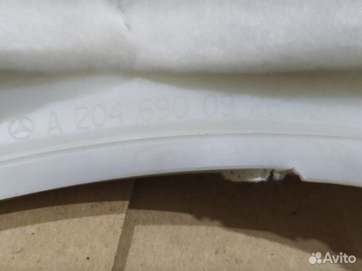 Обшивка стойки задняя левая Mercedes Glk Х204