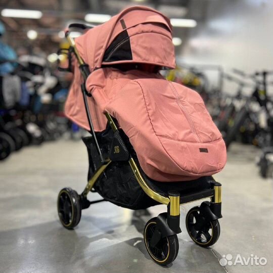 Коляска новая