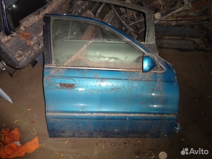 Дверь Hyundai Lantra правая передняя