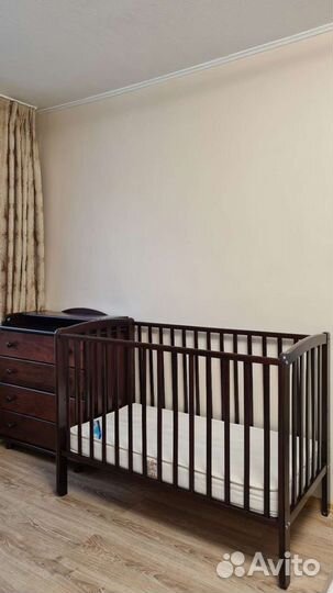 Детская кроватка с маятником Gandylyan