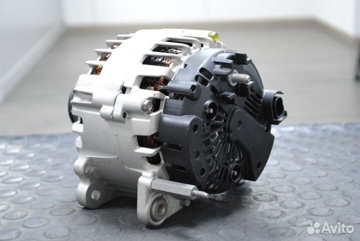 Генератор Audi Q5, Audi A4, A5 2.0 TDi 140А