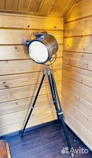 Светильник дизайнерский напольный