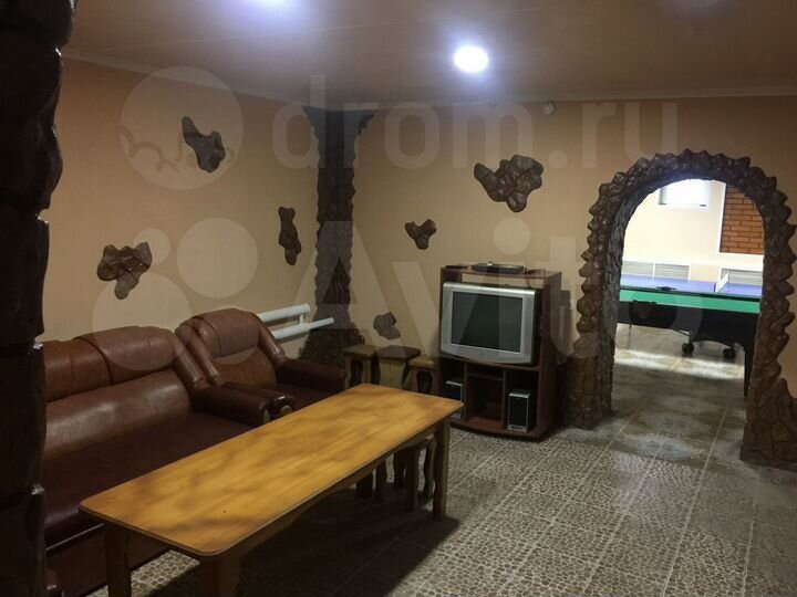 Здание, 550 м²