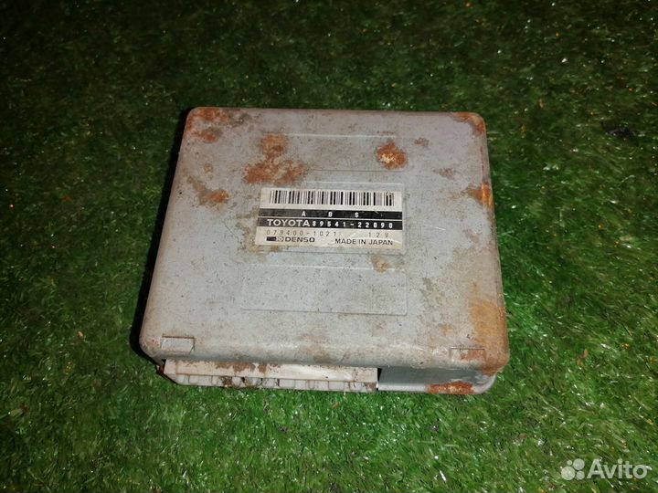 Блок управления ABS 89541-22090 Toyota Mark II JZX90