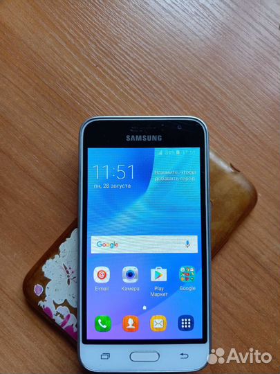 Телефон Samsung J1(2016)