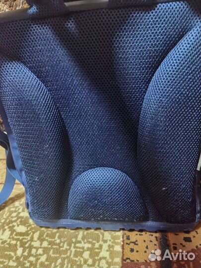 Рюкзак школьный с ортопедической спинкой