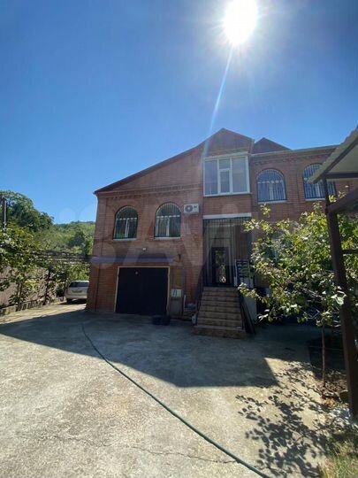 Дом 360 м² на участке 7 сот.