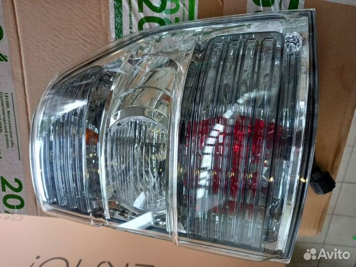 Фонарь задний правый Mitsubishi Pajero 4