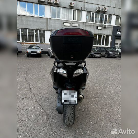 Продам максискутер BMW C650GT