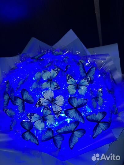 Букет из бабочек светящийся