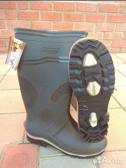 Резиновые сапоги