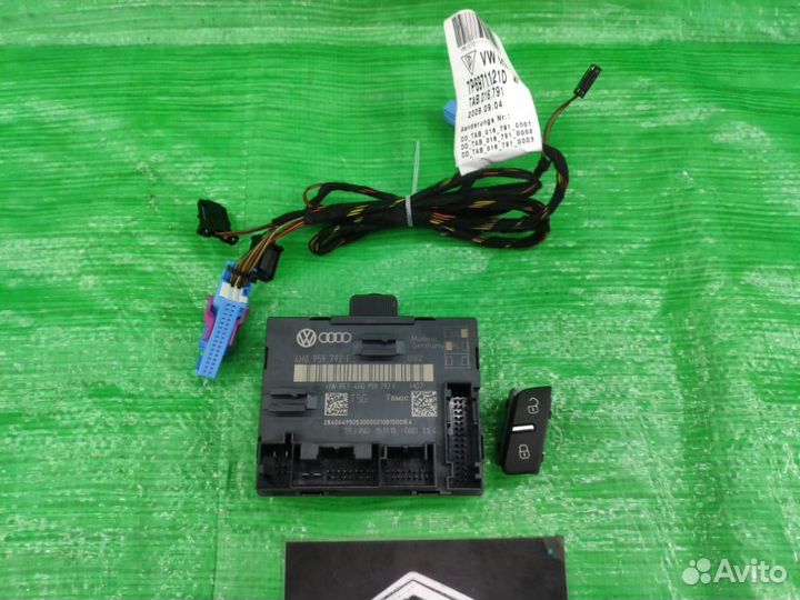 Кнопка центр замка+блок+проводка Touareg NF 10-18