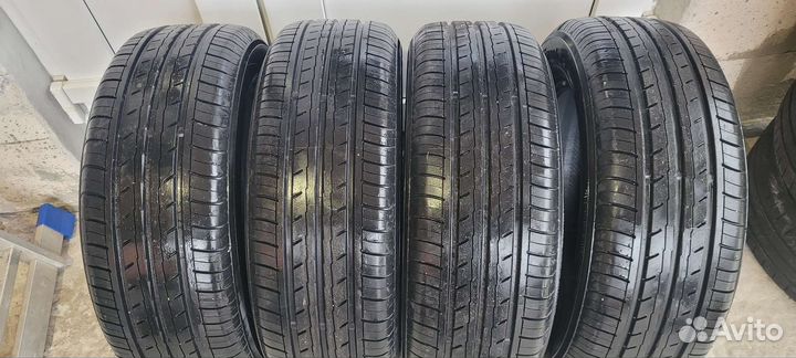 Yokohama Bluearth ES32 215/60 R16 V