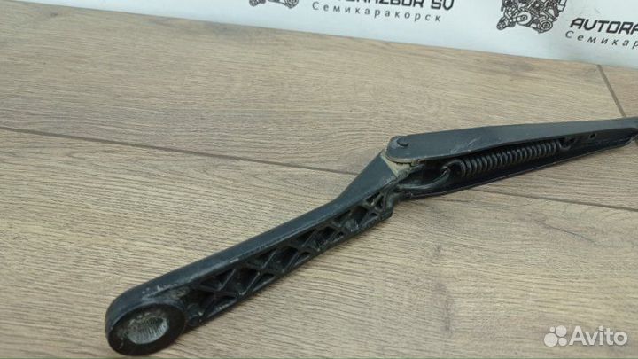 Поводок стеклоочистителя передний правый Peugeot