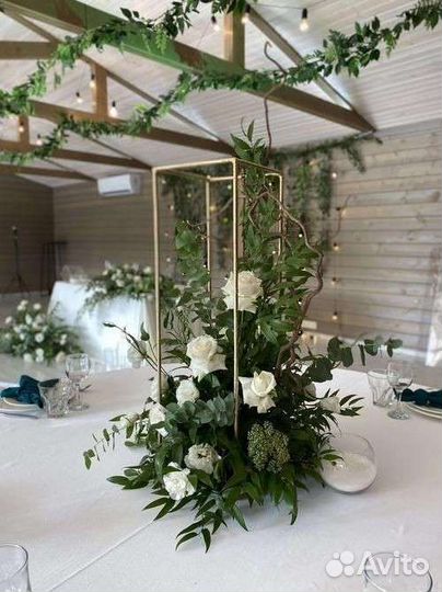 Стойка для цветов, ваза