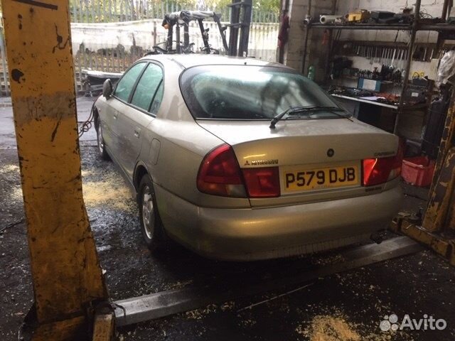 Разбор на запчасти Mitsubishi Carisma