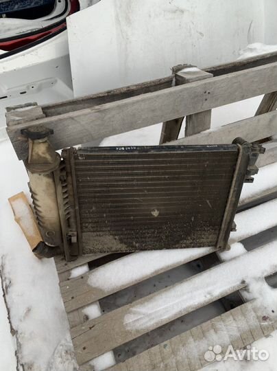 Радиатор охлаждения Peugeot 306
