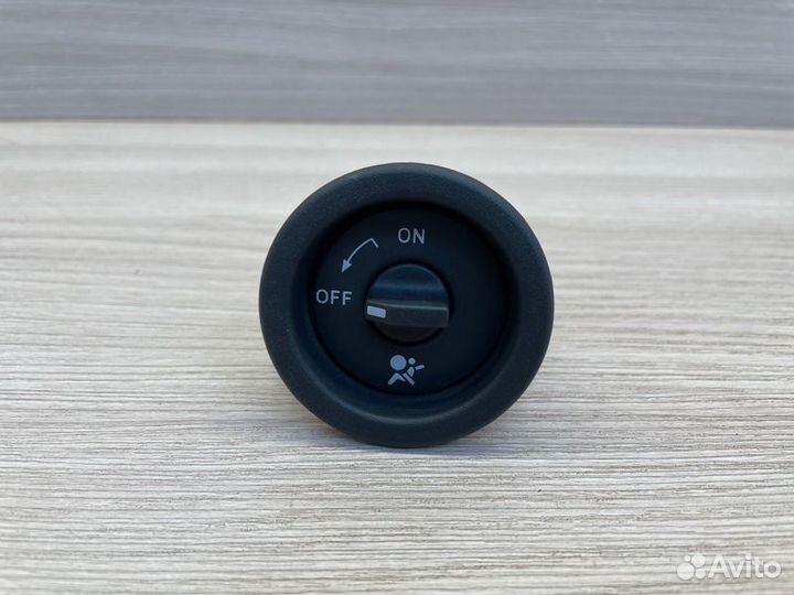 Выключатель подушки безопасности LADA X-Ray