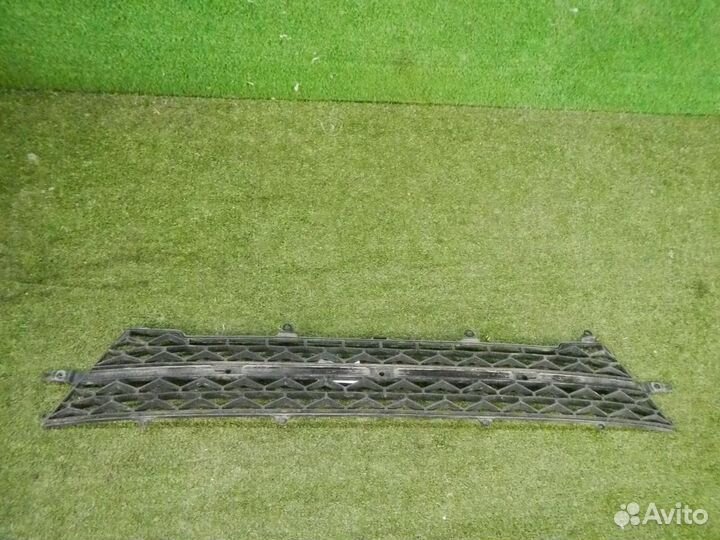 Решетка переднего бампера LADA Vesta (2015-н.в.)