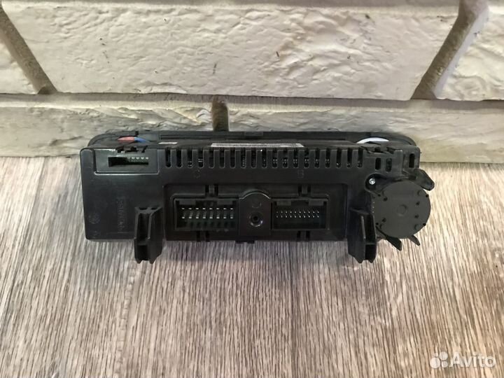 Volkswagen Polo (Sed RUS) Блок управления климатом